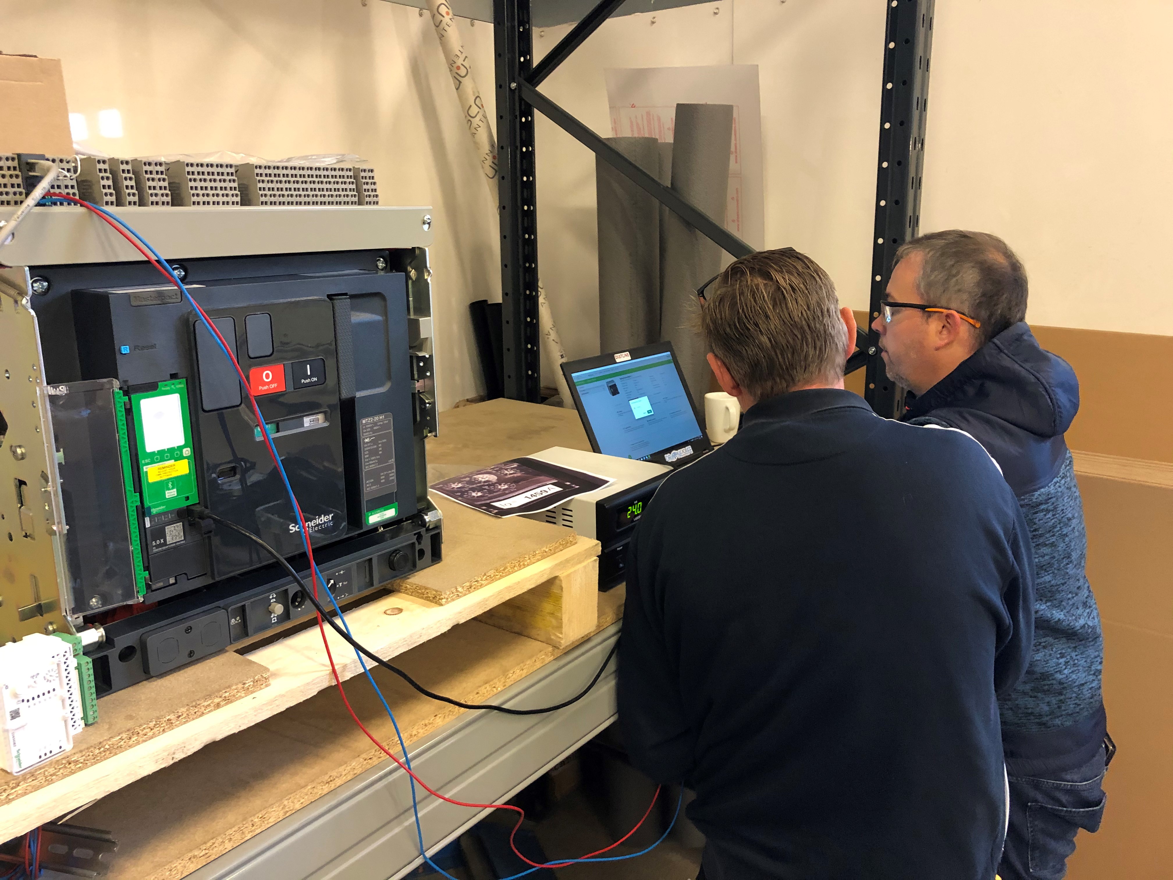 HE Marine technicians