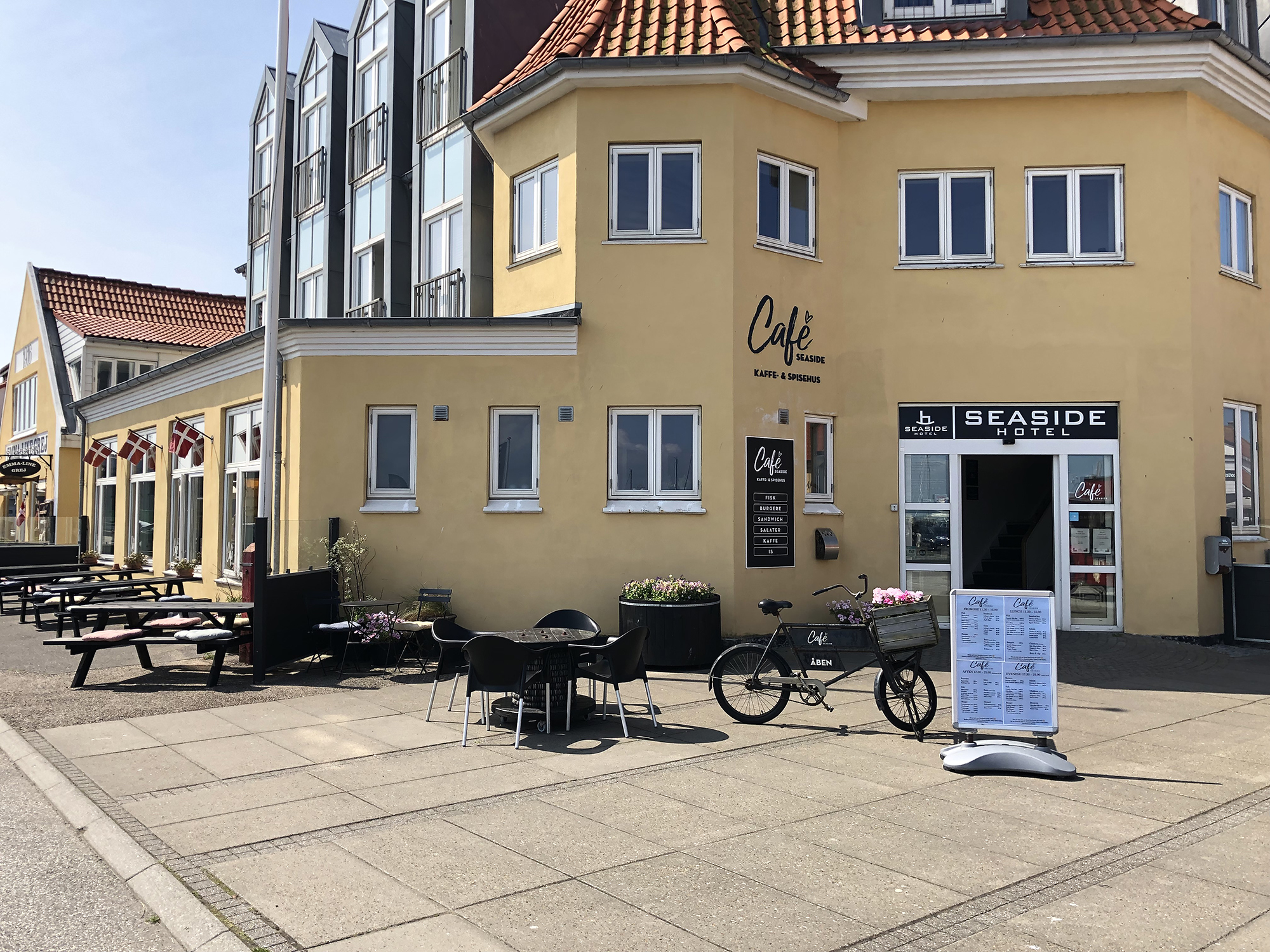 Cafe Seaside 4122 Web